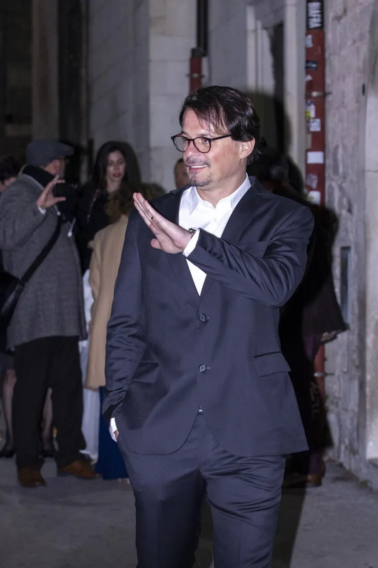 Hana i Petar dobili su bebu, a ovako je izgledao njihov drugi najsretniji dan u životu: Poznati kumovi sve su držali pod kontrolom