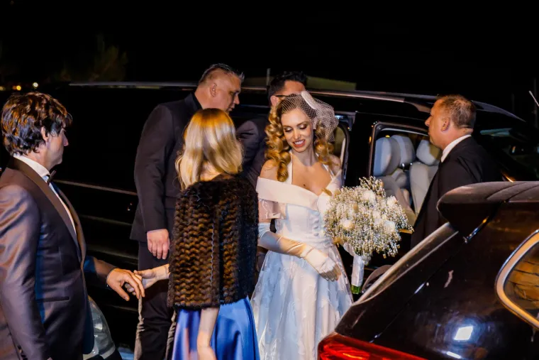 Hana i Petar dobili su bebu, a ovako je izgledao njihov drugi najsretniji dan u životu: Poznati kumovi sve su držali pod kontrolom