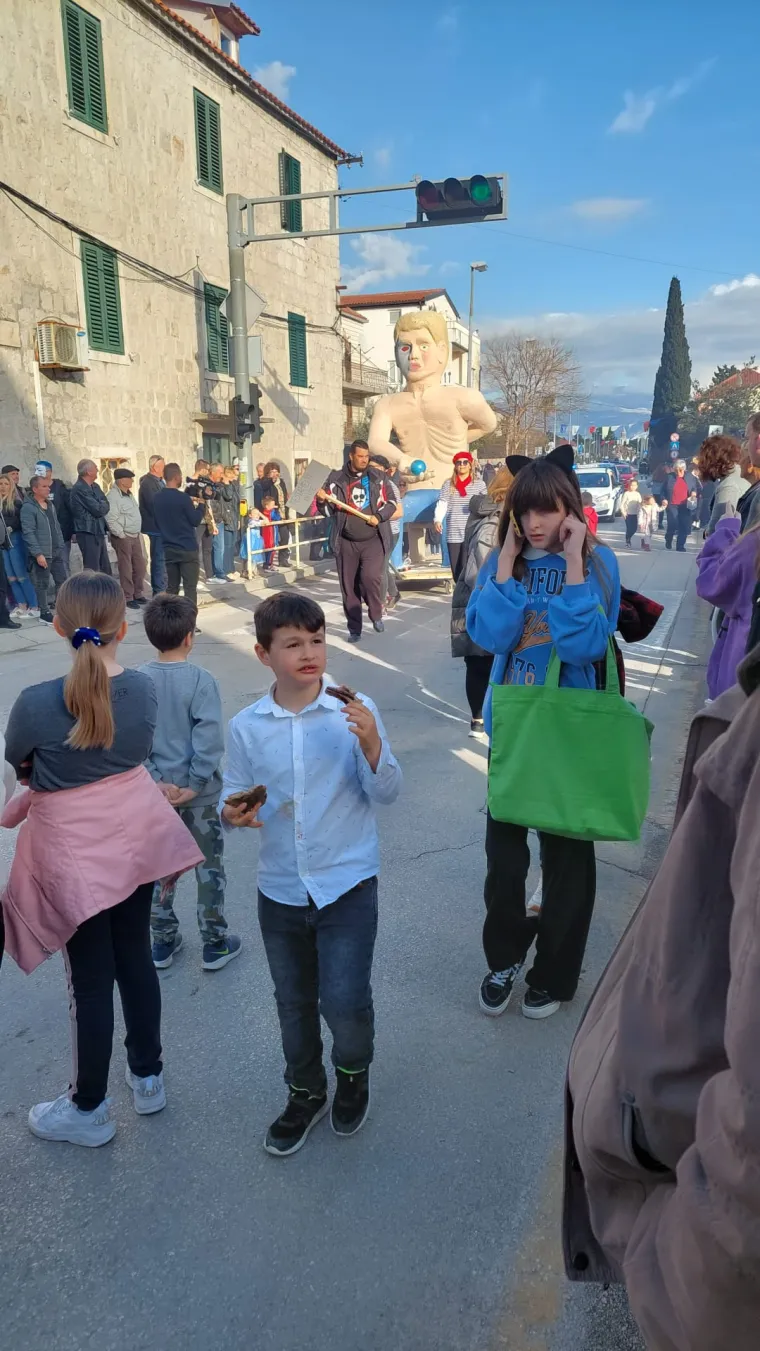 Održan čuveni 27. 'Kambelovski krnjeval': U skladu s tradicijom, vjerno su pratili dru&scaron;tvena zbivanja