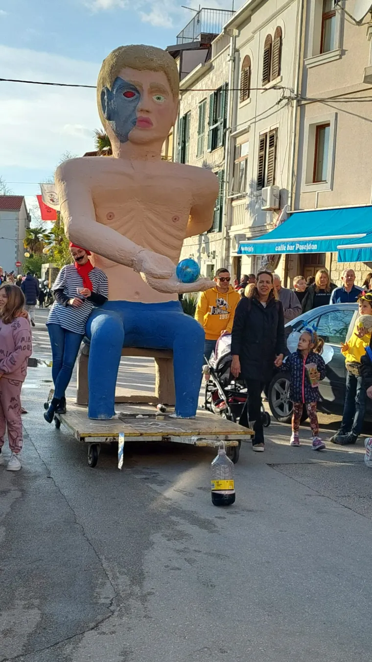 Održan čuveni 27. 'Kambelovski krnjeval': U skladu s tradicijom, vjerno su pratili dru&scaron;tvena zbivanja