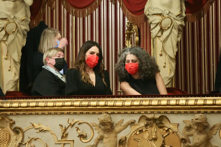 Sevka nije bila ni na Haninoj i Gra&scaron;inoj svadbi, a ni na Dori: Nabacila je dekolte i oti&scaron;la u kazali&scaron;te...