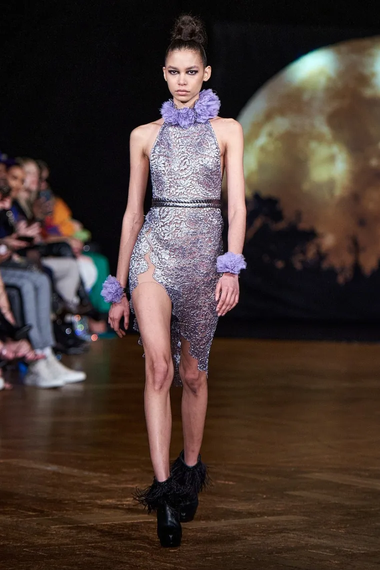 Nema tu gaćica ni u tragovima: Oskudne krpice nosile su na golom tijelu i pokazale 'puno lipih stvari'