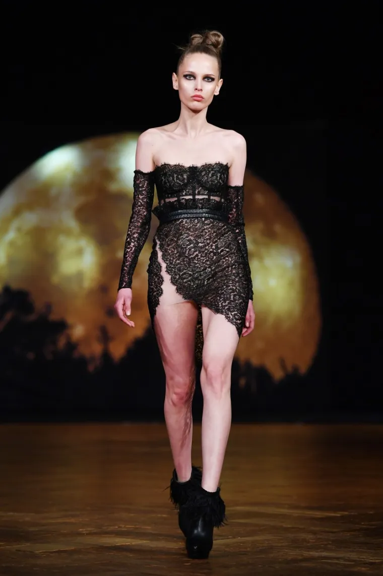 Nema tu gaćica ni u tragovima: Oskudne krpice nosile su na golom tijelu i pokazale 'puno lipih stvari'