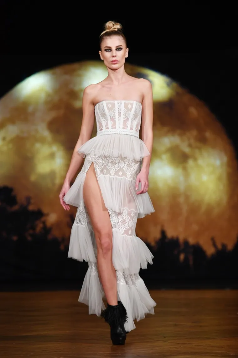 Nema tu gaćica ni u tragovima: Oskudne krpice nosile su na golom tijelu i pokazale 'puno lipih stvari'