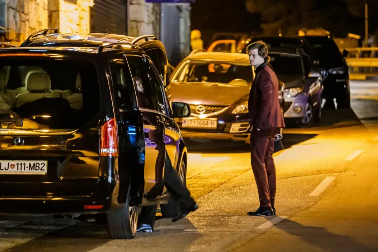 Istom je prilikom i objasnio zašto je tako samozatajan: &quot;Ljudima ne treba vjerovati i zato se nikad neću nametati i previše otvarati onima koje jedva poznajem. Uvijek sam više bio onaj koji promatra, jer možete puno zaključiti o osobi i pri prvom susretu&quot;, rekao je za Story.