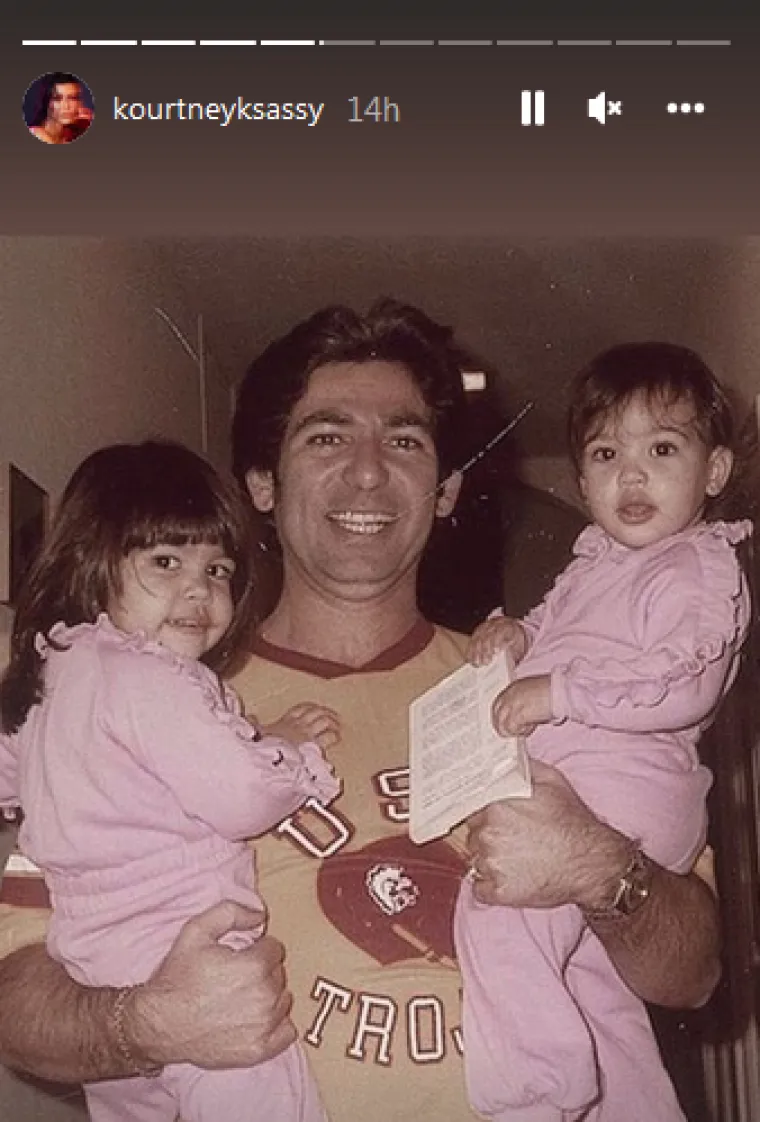 Kourtney, Kim i Robert Kardashian
