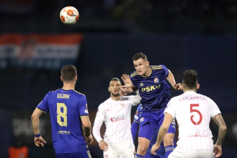 Vodi se velika borba: Pogledajte kako izgleda dvoboj Dinama i Seville