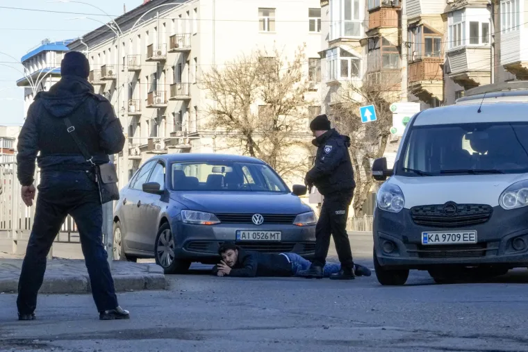 Rusi napadaju Kijev iz svih oružja! Fotografije razru&scaron;enog grada paraju srce
