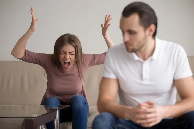 &quot;Viđao sam se sa jednom ženom oko tri mjeseca. Jedne večeri mi je rekla: &apos;Čak i kad griješim, u pravu sam.&apos; Nasmijao sam se jer sam mislio da se šali. Bila je smrtno ozbiljna. Bila je jako manipulativna i ubrzo smo nakon toga prekinuli.&quot;