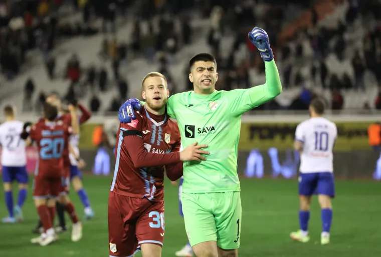 Jeste čuli &scaron;to se dogodilo za vrijeme Rukavinine analize na Poljudu? Prijetnje batinama u prijenosu UŽIVO