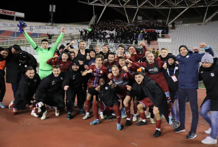 Jeste čuli &scaron;to se dogodilo za vrijeme Rukavinine analize na Poljudu? Prijetnje batinama u prijenosu UŽIVO