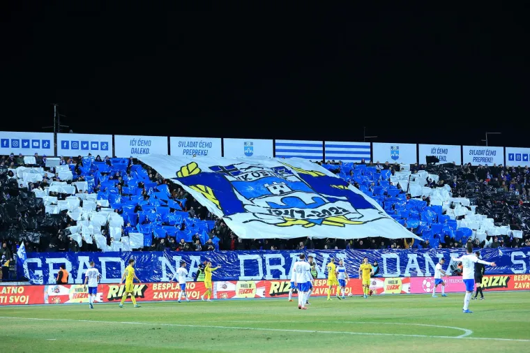 Neredi nakon derbija Osijeka i Dinama: Interventna i redari na terenu hvatali navijače; Ovo niste mogli vidjeti u prijenosu