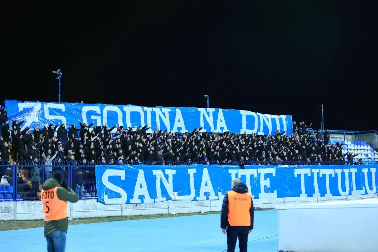 Neredi nakon derbija Osijeka i Dinama: Interventna i redari na terenu hvatali navijače; Ovo niste mogli vidjeti u prijenosu