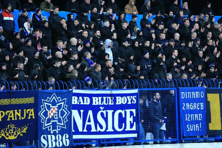 Neredi nakon derbija Osijeka i Dinama: Interventna i redari na terenu hvatali navijače; Ovo niste mogli vidjeti u prijenosu