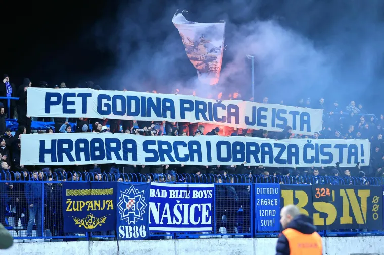 Neredi nakon derbija Osijeka i Dinama: Interventna i redari na terenu hvatali navijače; Ovo niste mogli vidjeti u prijenosu