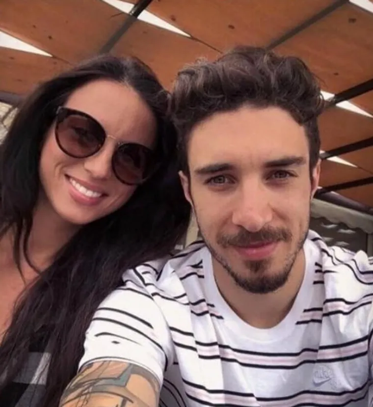Šime se navodno razvodi od svoje supruge Matee koja ga već godinu i pol dana nije posjetila u Madridu. Nogometaš je u lipnju 2021. godine sa svog Instagrama obrisao sve zajedničke fotografije sa suprugom.