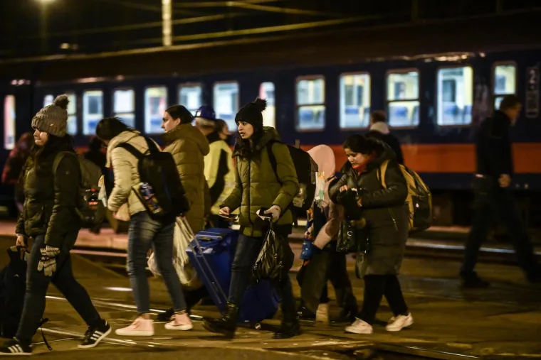 Izbjeglice traže odredi&scaron;te u Europi: Ovakvo je stanje na mađarskom graničnom prijelazu Zahony