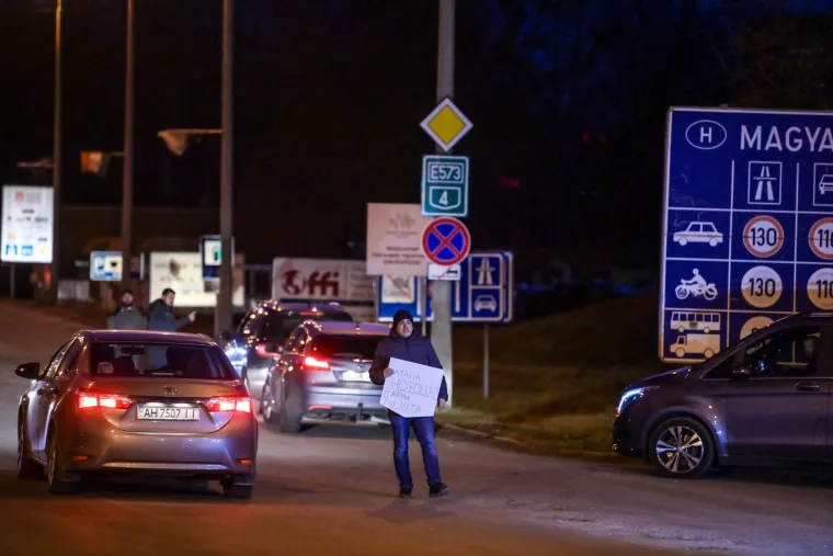 Izbjeglice traže odredi&scaron;te u Europi: Ovakvo je stanje na mađarskom graničnom prijelazu Zahony