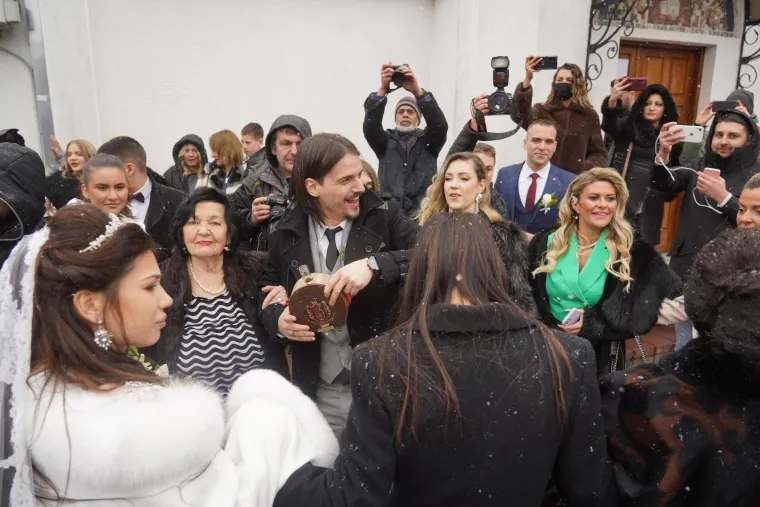 Oženio se sin Ace Lukasa, Lazar: Pjevač zakasnio na vjenčanje vlastitog sina, a po dolasku sve iznenadio
