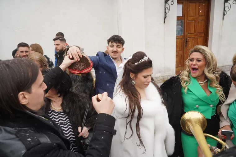 Oženio se sin Ace Lukasa, Lazar: Pjevač zakasnio na vjenčanje vlastitog sina, a po dolasku sve iznenadio