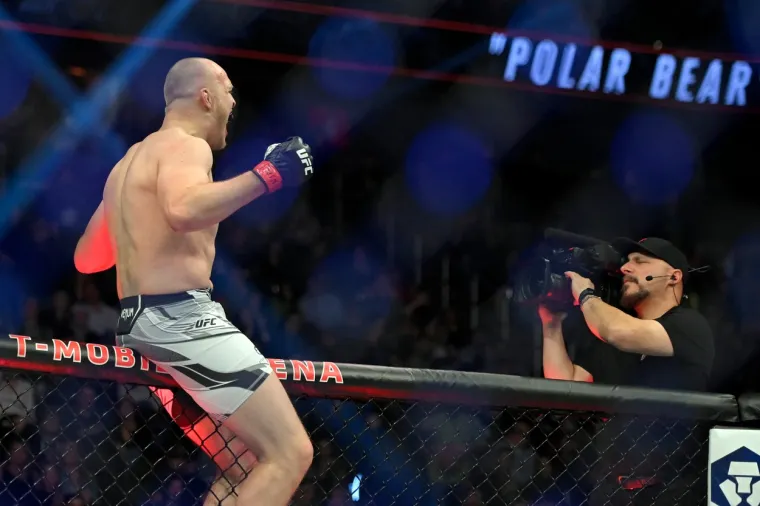 Zastrašujući Sergej Spivak novo UFC otkriće: Bez kontrole trga sve pred sobom; Pogledajte što ima istetovirano na prsima