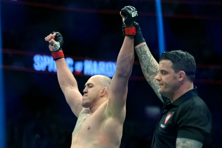 Zastrašujući Sergej Spivak novo UFC otkriće: Bez kontrole trga sve pred sobom; Pogledajte što ima istetovirano na prsima