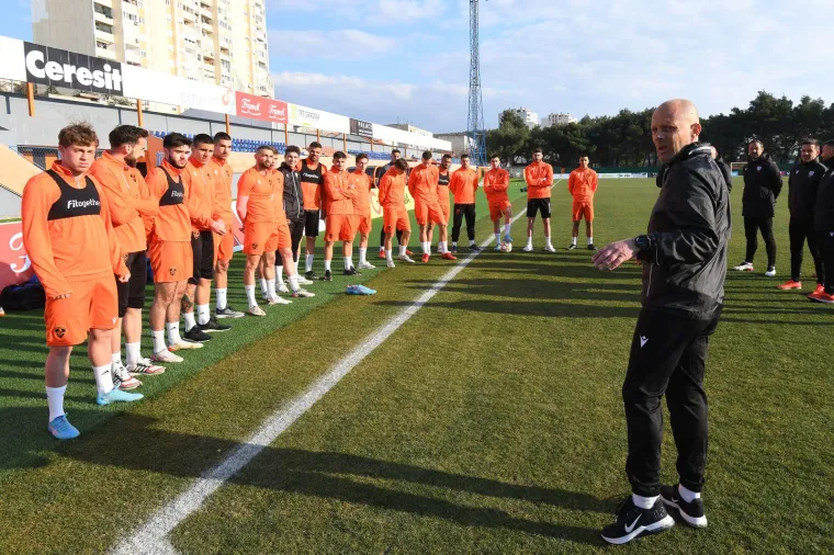 &Scaron;ibenčani &scaron;okirani porukama, nevjerojatno da je netko ovo napisao usred Dalmacije