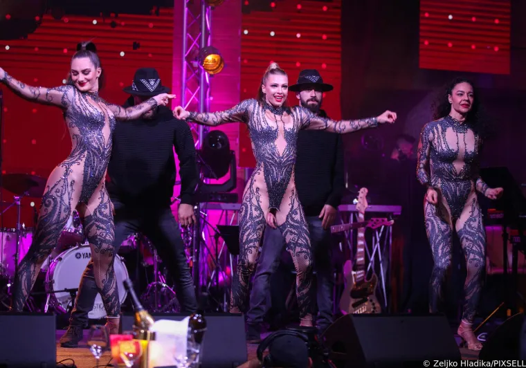 Konkurencija je žestoka: Mia Dim&scaron;ić, Albina, Vanna, Emilija Kokić... Ne znamo koja je sinoć vi&scaron;e blistala