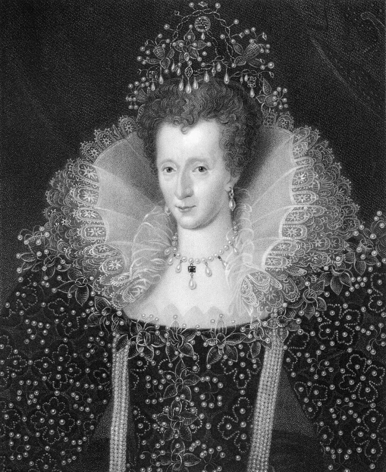 1. Kraljica Elizabeta I. (1533 – 1603): Elizabeta I. je sebe nazvala &apos;The Virgin Queen&apos; jer se odlučila udati za svoju zemlju umjesto za muškarca. Sada se to može činiti kao antička povijest, ali kraljica Elizabeta I. jedan je od najuspješnijih monarha u britanskoj povijesti, pod čijom vlasti je Engleska postala glavna europska sila u politici, trgovini i umjetnosti. Elizabeta je imala kamenit put do prijestolja i tehnički joj nikada nije smjelo biti dopušteno da vlada, zato što je bila žena i zato što je njezina majka bila Anne Boleyn, toliko omražena bivša supruga Henrika VIII. Međutim, Elizabeta I. dokazala je da su svi procjenjivači u krivu i postala je jedna od najvećih ženskih vođa. Poznata po svojoj inteligenciji, lukavosti i energičnoj naravi, &apos;The Virgin Queen&apos; je bila jedna od uistinu velikih žena u povijesti.
