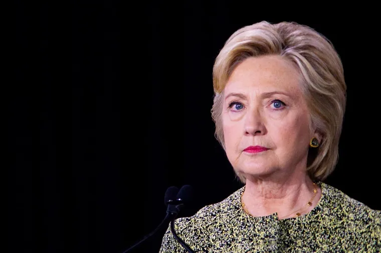 15. Hillary Clinton (1947.-): Hillary Clinton je u&scaron;la u povijest jo&scaron; u srpnju 2016. kada je postala prva žena iz jedne od dvije glavne američke političke stranke koja je izabrana da se natječe za mjesto predsjednice. Ona je predstavljala demokrate, istu stranku kao tada&scaron;nji predsjednik Barack Obama. Iako nije pobijedila u predsjedničkoj utrci, inspirirala je milijune djevojaka i žena diljem svijeta.


