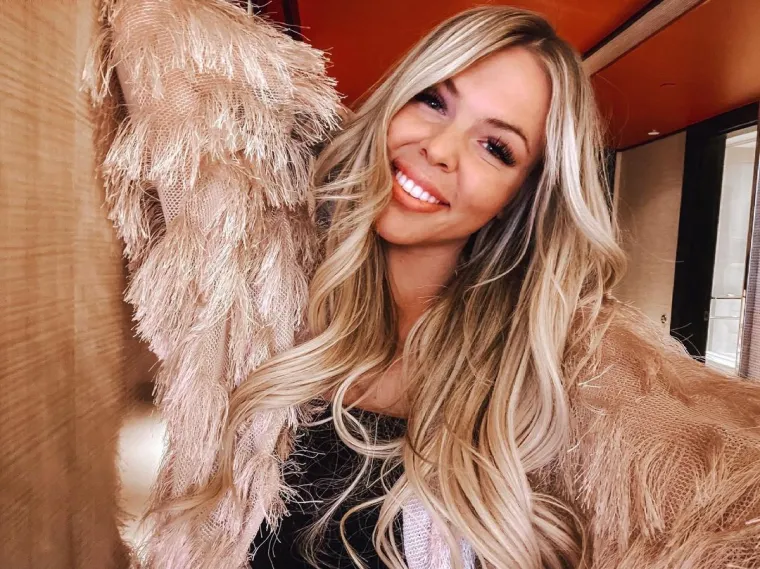 Otkrila nam je to Naomi McRae, 27-godišnja Kanađanka, koju prati gotovo osam milijuna ljudi na YouTubeu.
