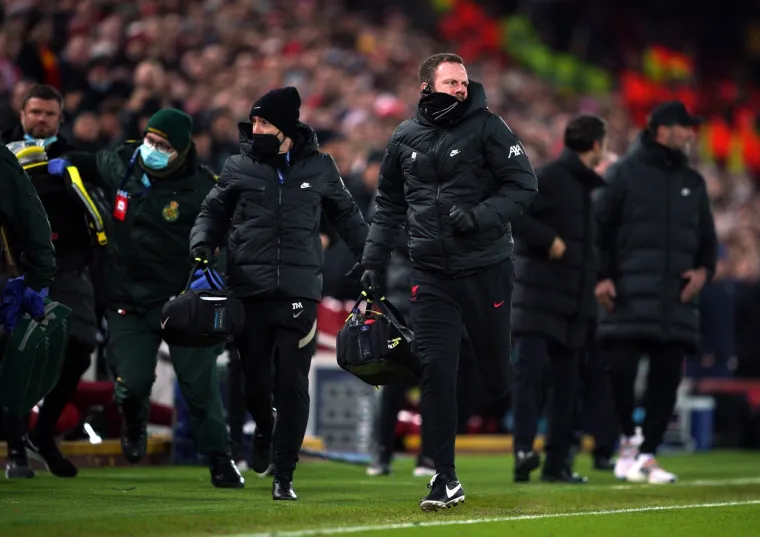 Jurgen Klopp prekinuo utakmicu Liverpoola i Intera jer je navijaču pozlilo, liječnici oba kluba odmah otrčali na tribinu