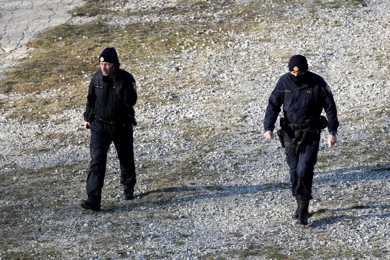 Pad neidentificirane letjelice na Jarunu. Krater je promjera tri metra, a dubine jedan metar. Evo kako izgleda danas