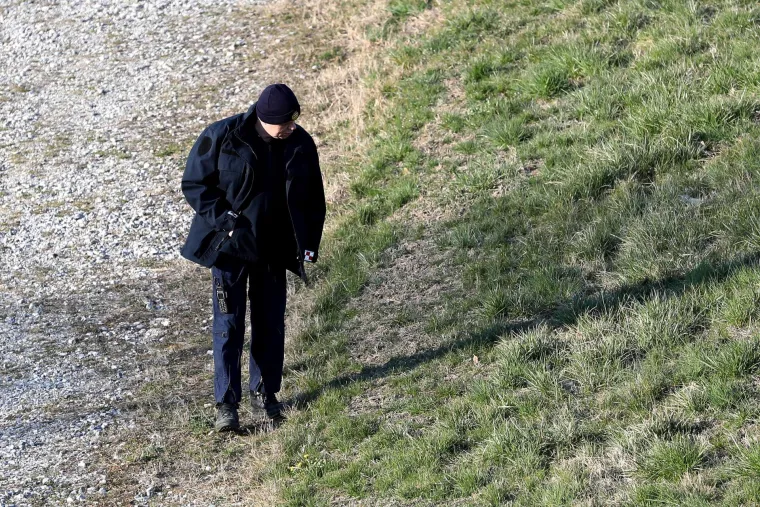Pad neidentificirane letjelice na Jarunu. Krater je promjera tri metra, a dubine jedan metar. Evo kako izgleda danas