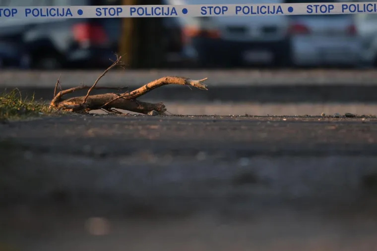 Pad neidentificirane letjelice na Jarunu. Krater je promjera tri metra, a dubine jedan metar. Evo kako izgleda danas