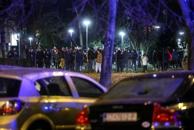 Jaka eksplozija u Zagrebu, krater u tlu nedaleko studentskog doma Stjepan Radić