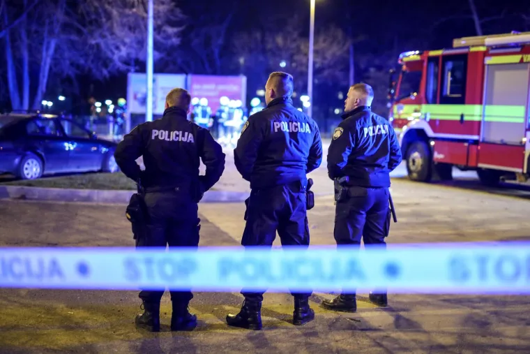 Jaka eksplozija u Zagrebu, krater u tlu nedaleko studentskog doma Stjepan Radić