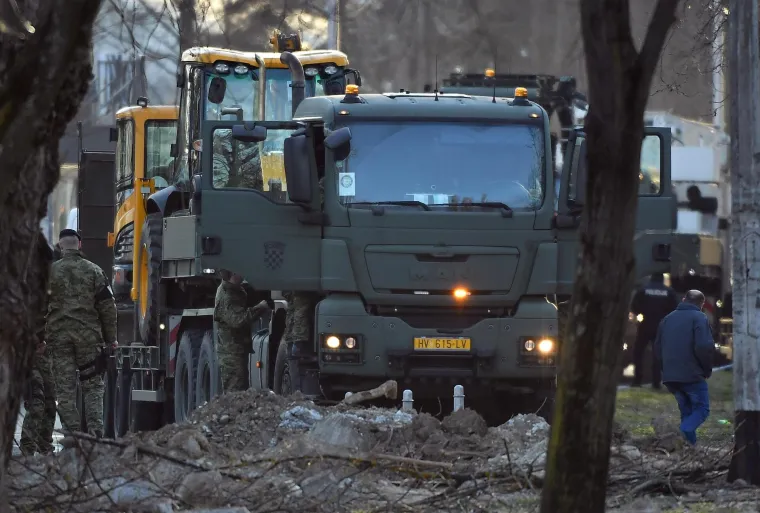 Vojska na Jarunu: Dovoze te&scaron;ku mehanizaciju na mjesto gdje je pala bespilotna letjelica