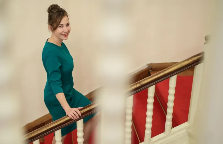 Mariji Selak Raspudić trudnoća odlično pristaje: U upečatljivoj haljini pokazala trudnički trbu&scaron;čić