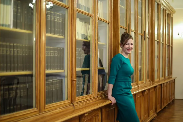 Mariji Selak Raspudić trudnoća odlično pristaje: U upečatljivoj haljini pokazala trudnički trbu&scaron;čić