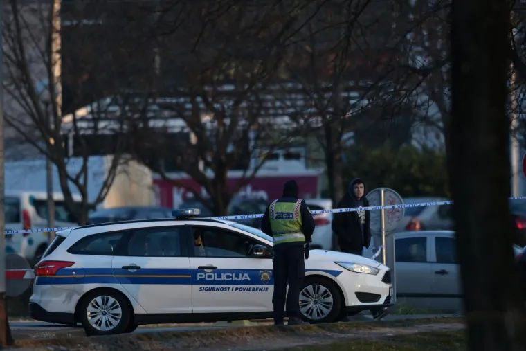 Uni&scaron;teni automobili, ogroman krater: Pogledajte kako izgleda mjesto gdje je s neba pala letjelica u Zagrebu