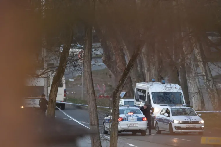 Uni&scaron;teni automobili, ogroman krater: Pogledajte kako izgleda mjesto gdje je s neba pala letjelica u Zagrebu