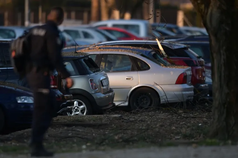 Uni&scaron;teni automobili, ogroman krater: Pogledajte kako izgleda mjesto gdje je s neba pala letjelica u Zagrebu