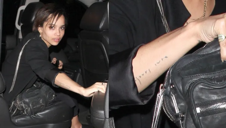 Zoë Kravitz i njezin očuh Jason Momoa učvrstili su svoje prijateljstvo s odgovarajućom tetovažom duž desne podlaktice koja kaže &quot;être toujours ivre&quot;, što znači &quot;uvijek biti pijan&quot;. Naime, glumica ima više od 55 tetovaža, a neke je dala i ukloniti. &quot;Mislim da su tetovaže ukrasi tijela, baš kao šminka ili nakit. Neke mi se sviđaju više od drugih. Nekoliko sam ih uklonila&quot;, priznala je za InStyle.