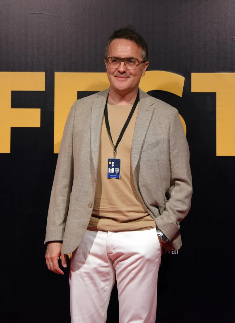 Glumio je i u brojnim filmovima, od kojih svakako treba spomenuti &quot;Okus limuna&quot;, &quot;Iza neprijateljskih linija&quot;, &quot;Dugu mračnu noć&quot;, &quot;U zemlji čudesa&quot; te &quot;ZG80&quot;. No, osim filmova treba spomenuti i televizijske uspješnice poput &quot;Smogovaca&quot;, &quot;Naših i vaših”, &quot;Bitanga i princeza&quot;, &quot;Lud, zbunjen, normalan&quot;. Spominjući cijeli njegov opus, ne možemo ne spomenuti i kazališnu ulogu u predstavi &quot;Maratonci trče počasni krug” u svom Satiričnom kazalištu Kerempuh.