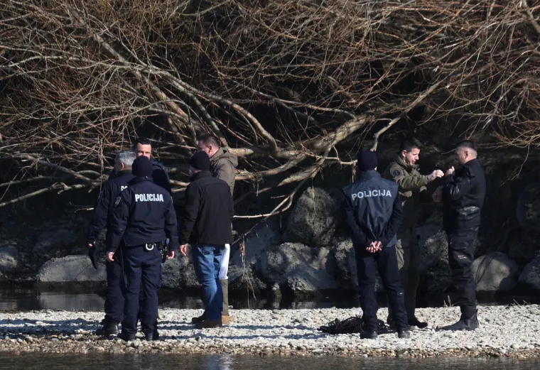 Policija i vojska traže dijelove sovjetske letjelice u Savi: U pomoć pristigla teška mehanizacija