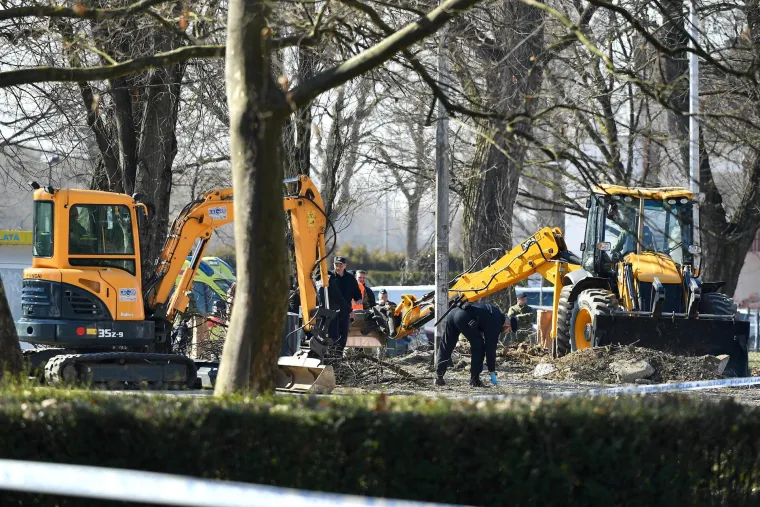 Pogledajte najnovije slike kratera i rakete koja se sru&scaron;ila u Zagrebu. Kreću pripreme za iskapanje