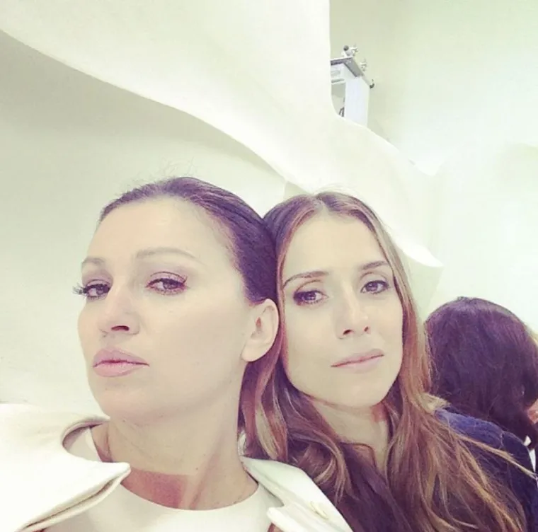 Nina je objavila i fotografiju iz 2014. godine kada je s Aleksandrom prisustvovala modnim revijama Dior i Chanel u Parizu. 