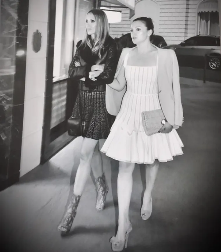 Aleksandra je Ninu upoznala s brojnim poznatim osoba iz svijeta mode kad god bi prisustvovale nekoj modnoj reviji. Nina te uspomene njeguje na svom Instagramu.