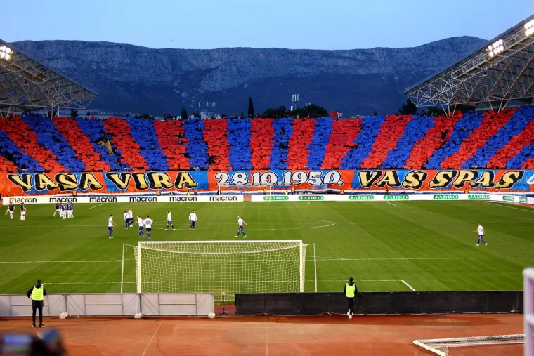 Predivna atmosfera na punom Poljudu: Torcida je napravila posebnu koreografiju za okršaj s najljućim rivalom